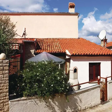 Сasa de vacaciones Awesome In With Kitchen Pula