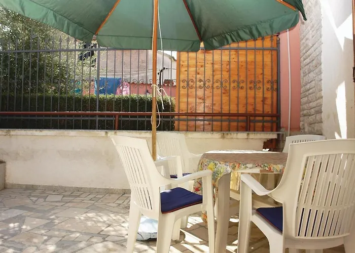 펜션 Two-bedroom In 풀라